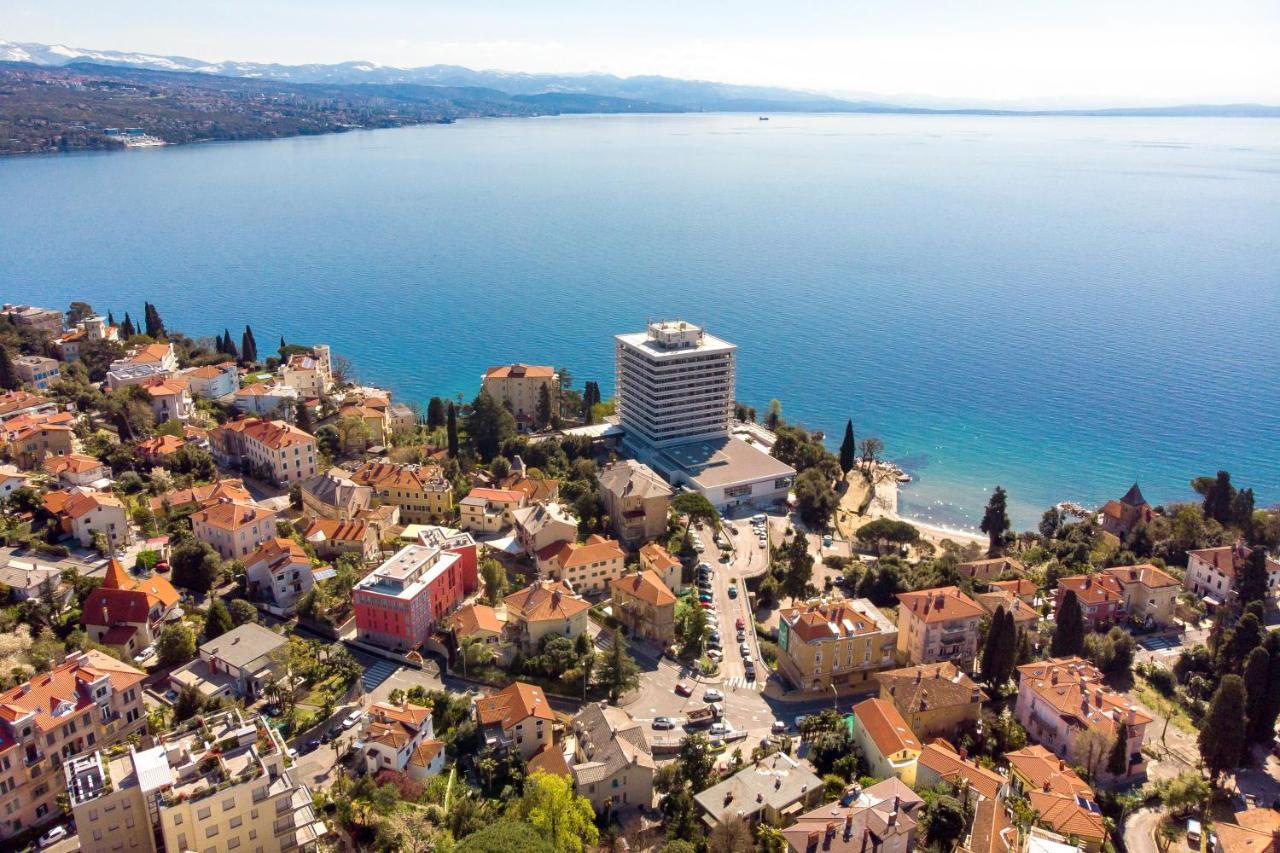 Abau Residence Apartment- 50M To The Sea Опатия Экстерьер фото